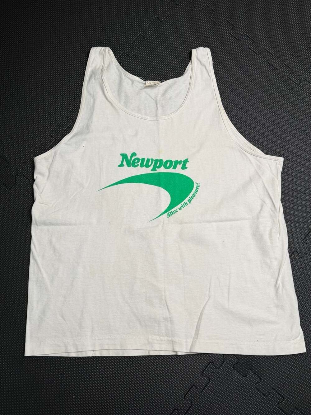 Vintage 90s Fruit of the Loom Newport Alive With Pleasure White Tank Top XL
